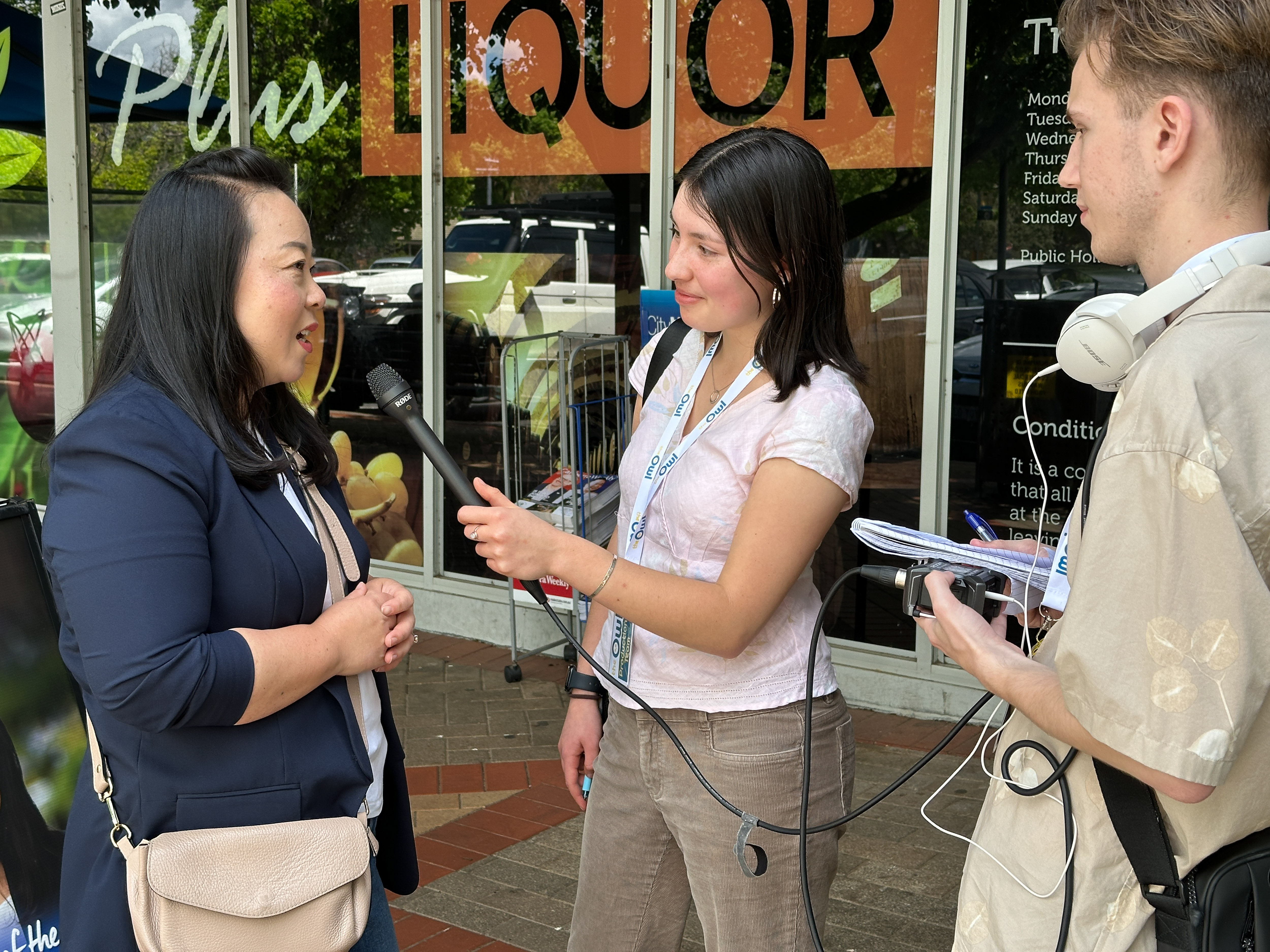 Elizabeth Lee being interviewed by The Owl journalists