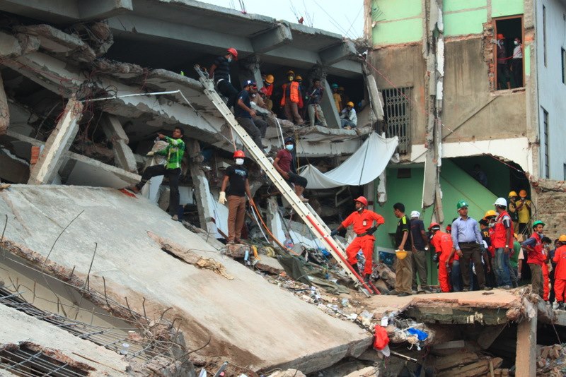 Rescue team amongst the rubble of the collapsed Rana Plaza building
